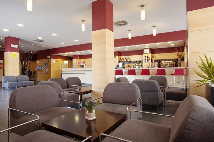 Holiday Inn Express Malaga Airport lounge